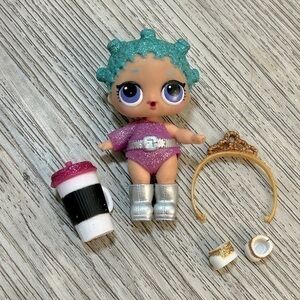 LOL Surprise Cosmic Queen glitter series doll and accessories. Teal hair. EEUC.